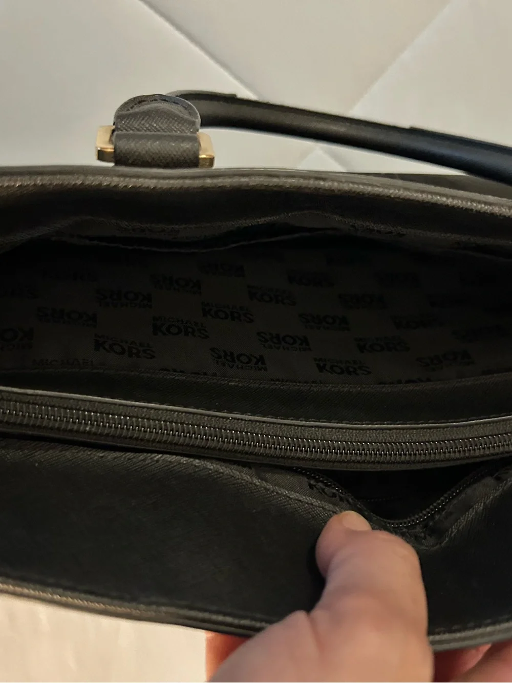 MICHAEL KORS Black Colgate Large East/West Laptop nylon and leather Tote EUC